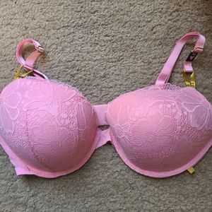 NWT VICTORIA'S SECRET PUSH UP BRA 38D